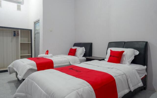 RedDoorz near Pasar Baru Mamuju