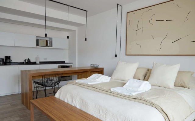 Cozy  Modern Studio 209