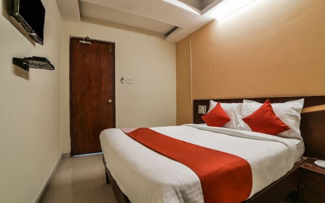 OYO 16061 Hotel Holly Hock
