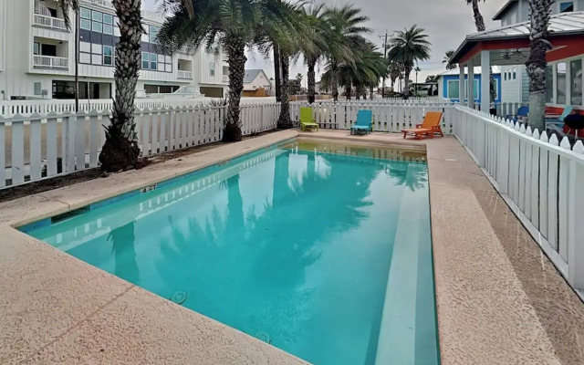 Avg622#2-beach Club 2