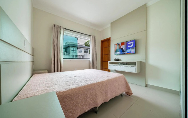 125 - Excelente Casa com 03 quartos em Mariscal