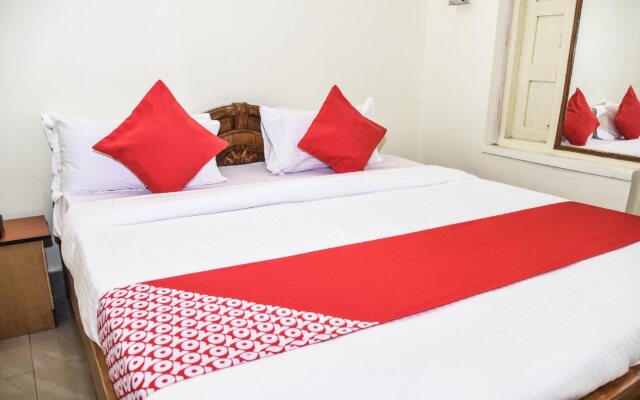 Holiday Inn By OYO Rooms