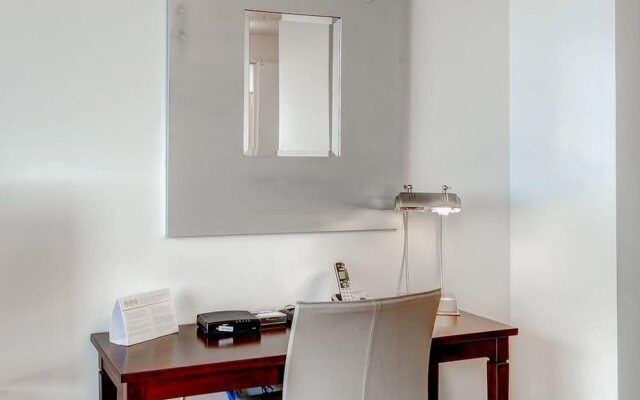 Global Luxury Suites at Stoneridge Mall