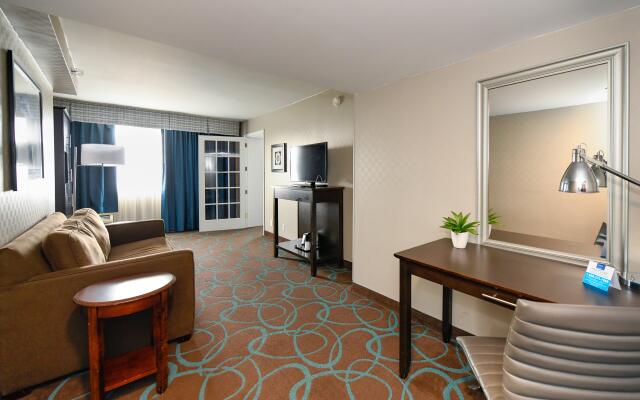 Holiday Inn Niagara Falls State Park Entry by IHG