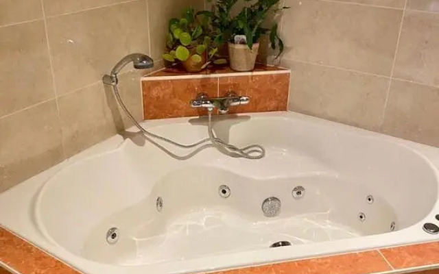 Boukje har Bêd en Brochje