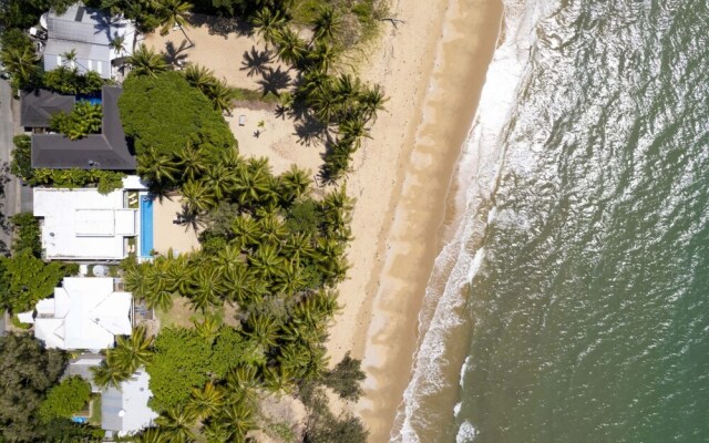 Tenterfield Beachfront Luxury 4 Bedroom Holiday Home