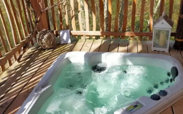 D'emilion de Sens (Adults Only)