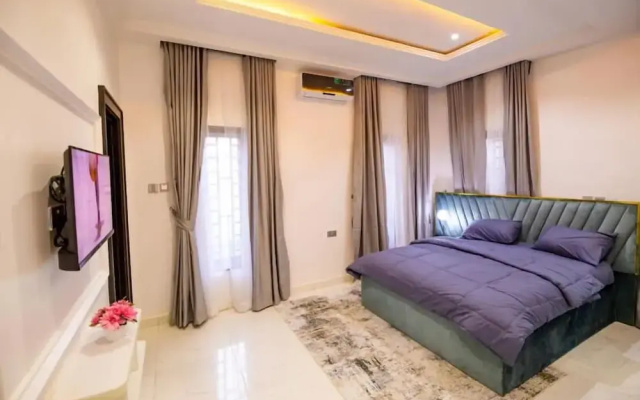 King Melody Hotel