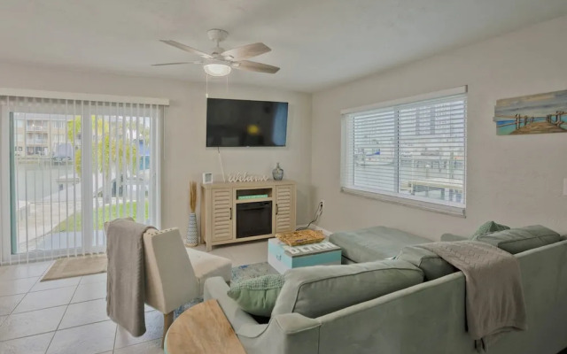 Waterfront & Pool B Star5vacations