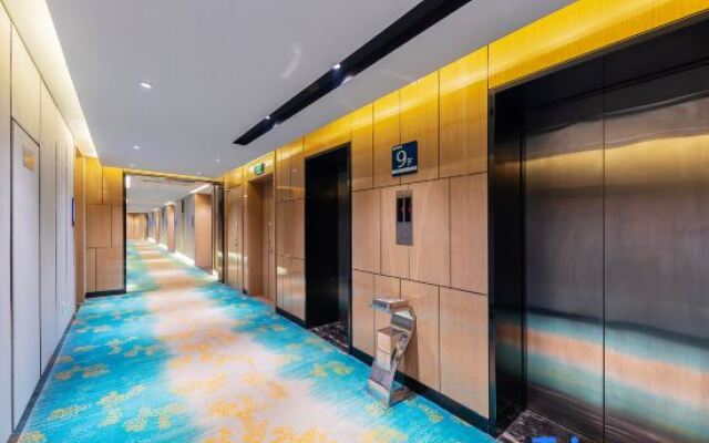Yijin Meiyi Hotel (Yichang Binjiang Park CBD Shopping Center)