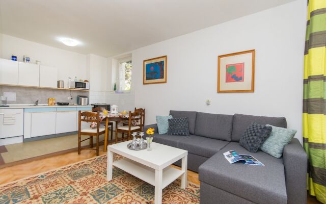 Mellow Yellow Dubrovnik