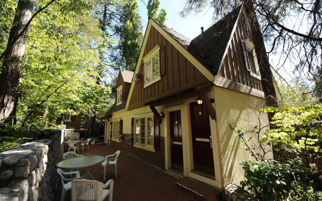 Saddleback Inn