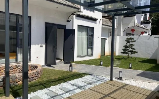 Yuepeng Joy House Inn  (Wuyuan high-speed railway station)