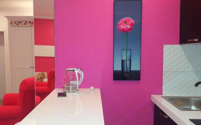 Pink Apartment near Airport