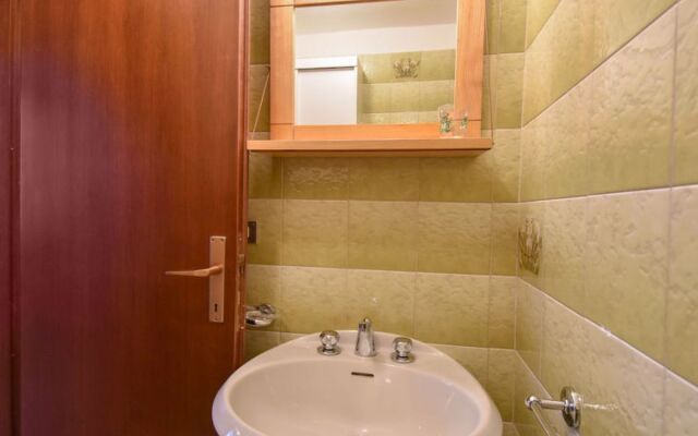 Frassan Apartment 17185