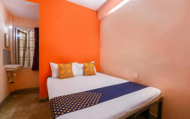 Spot On 701306 Annai Guest House