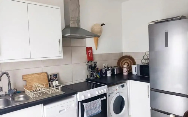 Stylish 2bed 2bath 8min to LondonBridge
