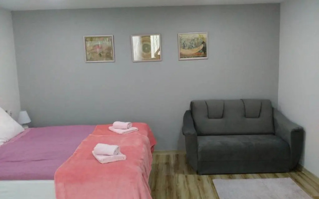 Apartment 17 Gumbri