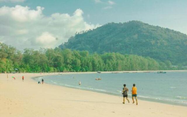 Take a Break @ Naiyang Beach - Phuket Airport