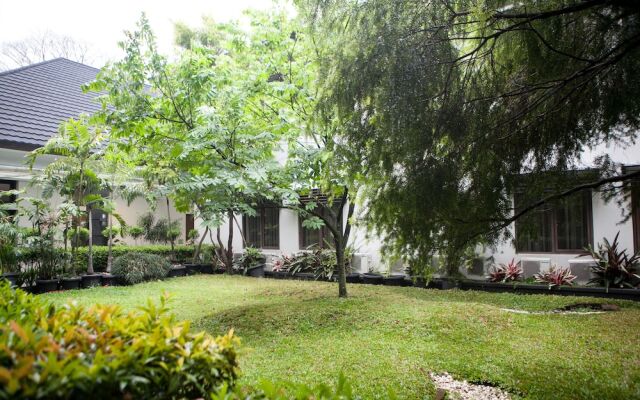 RedDoorz Plus near Bandung Indah Plaza