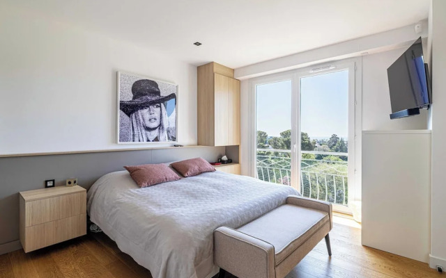 Modern Flat With sea View - AC- 2br- 4P - Cannes