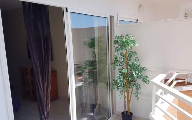 Studio in Torremolinos, With Wonderful sea View, Pool Access and Furni