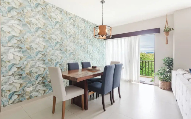 Lovely Mountain View Apartment