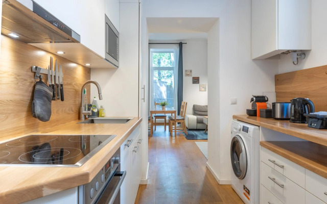 Cozy Apartment With Private Garden