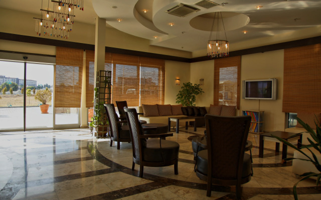 Lavitas Hotel