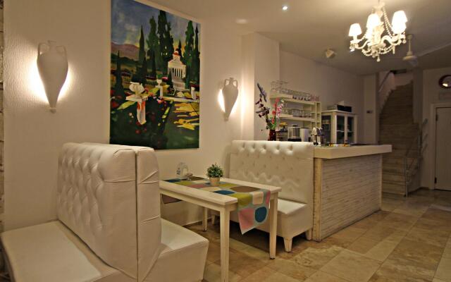 Larimar Boutique Hotel