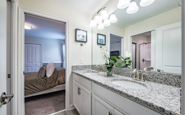 6-Bedroom Villa in Four Corners 1409RF