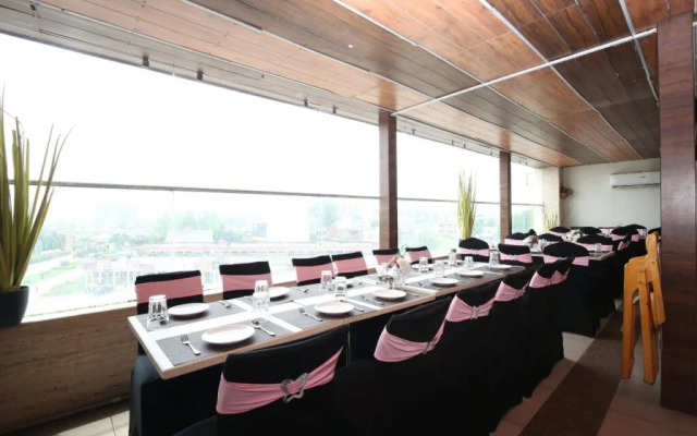 Arista Hotel by OYO Rooms