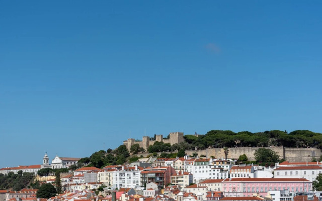 ALTIDO Lux Chiado 2-Floor 3-BR Apartment w/Garage