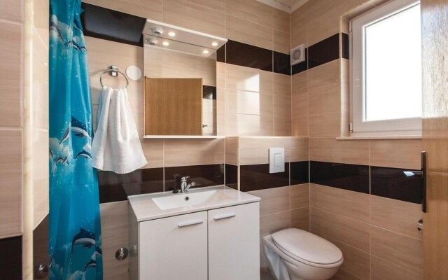 Nice Home in Sevid With 6 Bedrooms, Wifi and Outdoor Swimming Pool