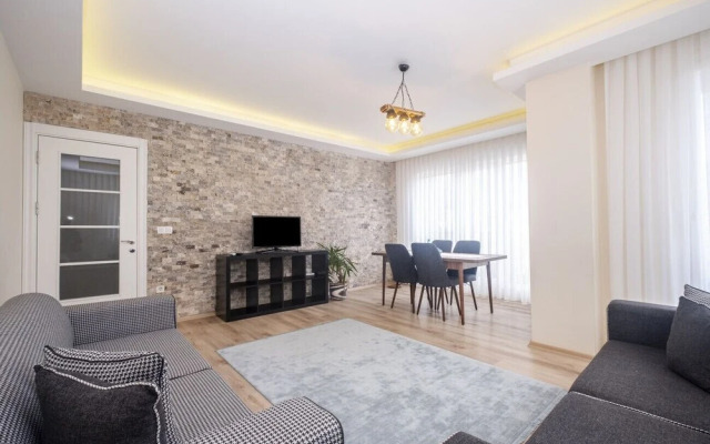 Modern and Central Flat With Balcony in Maltepe
