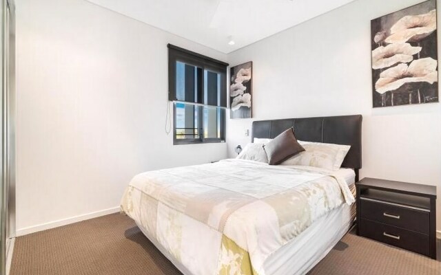 2 Bedroom Waterfront Apartment - 6206