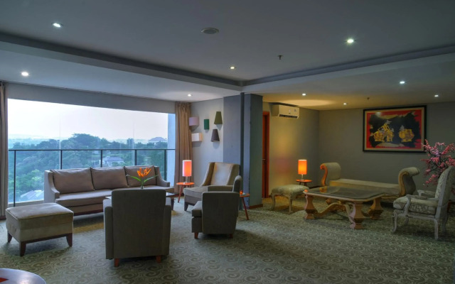Oak Tree Emerald Hotel & Conventions Semarang