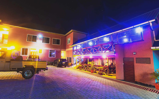 The Okaseni Lodge