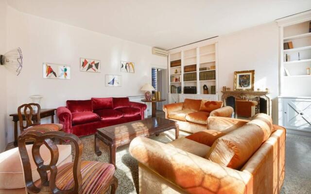 Ca' Fenice, charming apartment in San Marco, sleep 7