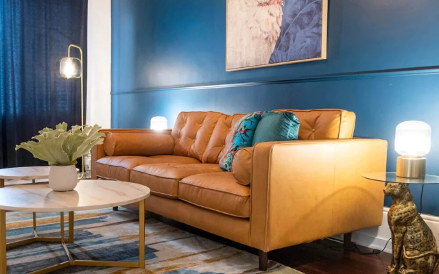 The 1920s 'flora' Suite
