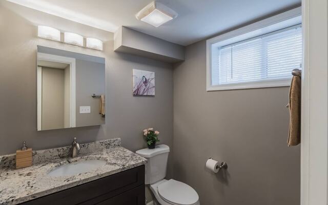 Beautiful 3br/2ba House with cozy backyard by CozySuites