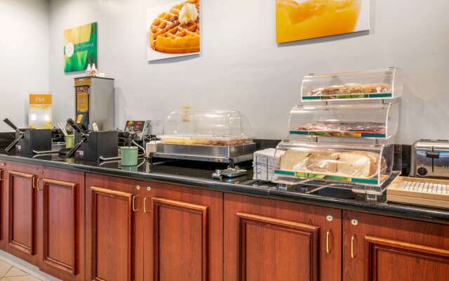 Quality Inn & Suites Jacksonville-Baymeadows
