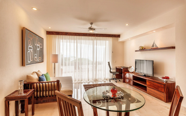 Grand Miramar All Luxury Suites & Residences