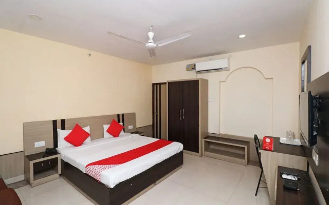 OYO 29826 Central Hotel