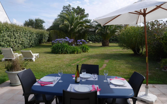 Holiday Home in Plouneour Near Sandy Beach