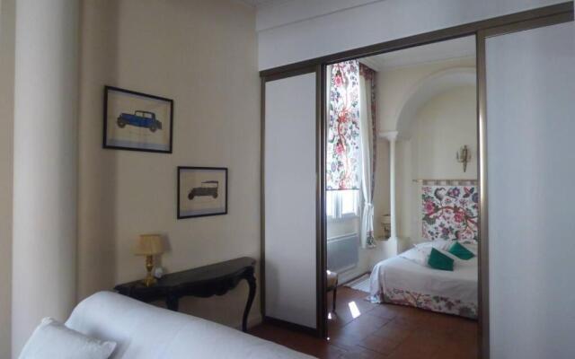 Logis de Sainte-Scarbes