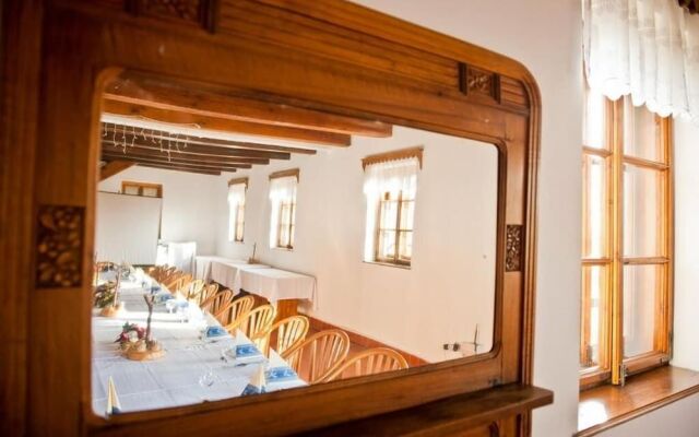 Gastland M1 Hotel & Restaurant