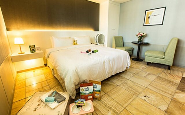 The Pettel Premium Suite