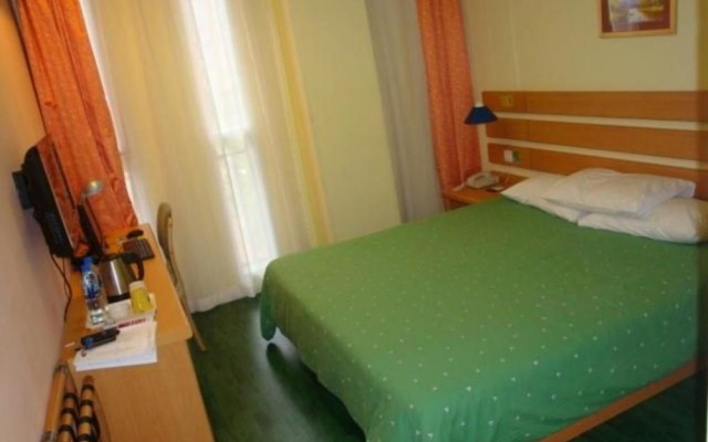 Home Inn Xiamen Railway Station Hubin East Road – Guest Rooms – Xiamen