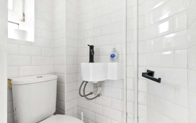 Spacious 4 Bedroom Apartment in Bethnal Green